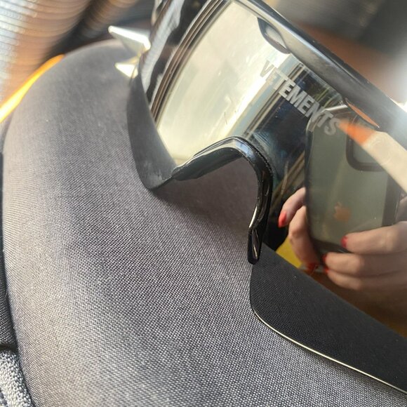 Perfect for Festival Season- Rare VETEMENTS x Oakley Spike Glasses 200 (Black) - Picture 2 of 3